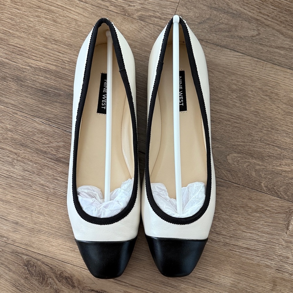 NWT Nine West Size 8 Women's Two-Tone Flats